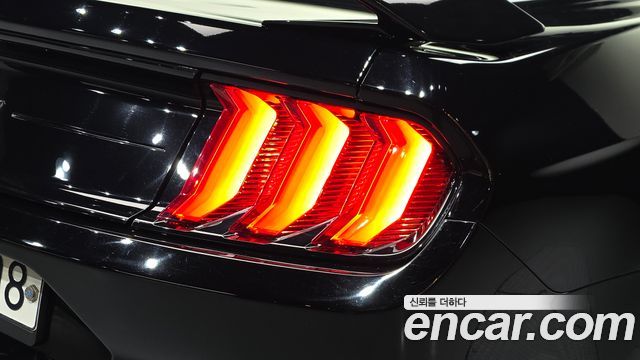 Ford Mustang 2019 — photo 9