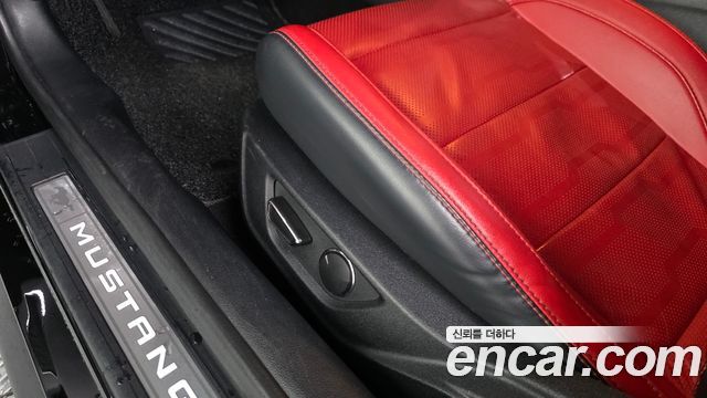 Ford Mustang 2019 — photo 27