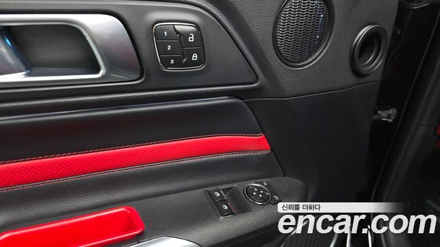 Ford Mustang 2019 — photo 30
