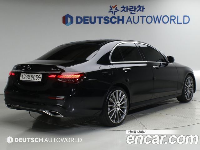Mercedes-Benz E-Class 2021 — photo 2