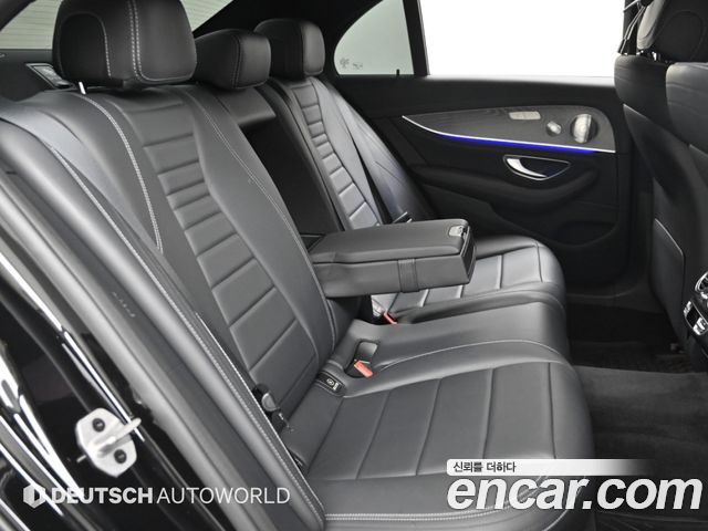 Mercedes-Benz E-Class 2021 — photo 12