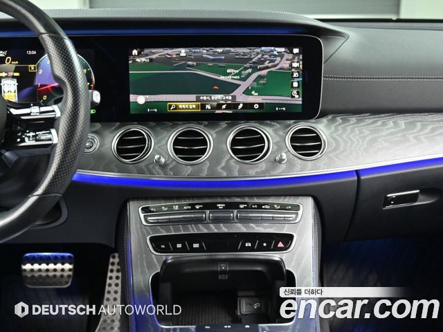 Mercedes-Benz E-Class 2021 — photo 14