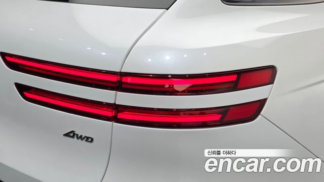 Genesis GV70 2025 — photo 9