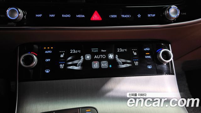 Genesis GV70 2025 — photo 32