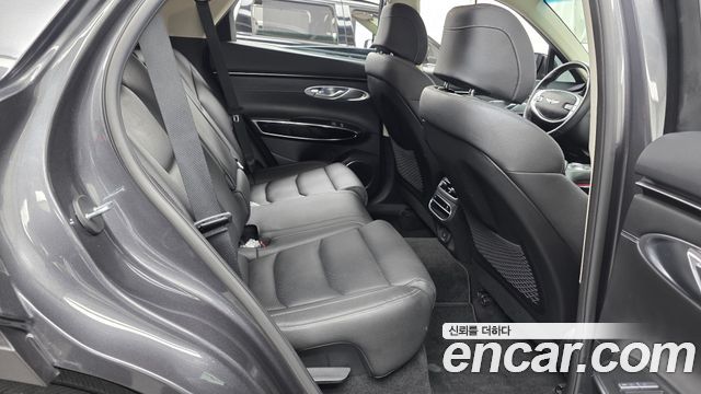 Genesis GV70 2021 — photo 12