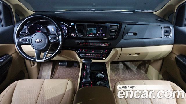 Kia Canival 2019 — photo 7