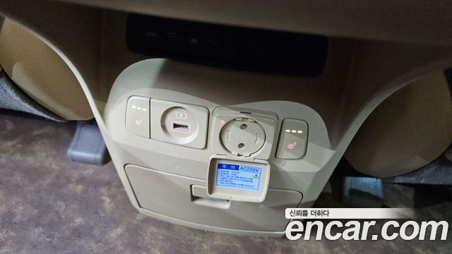 Kia Canival 2019 — photo 18