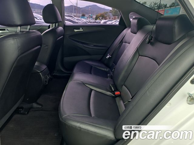 Hyundai Sonata 2014 — photo 12