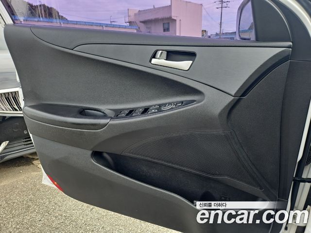 Hyundai Sonata 2014 — photo 16