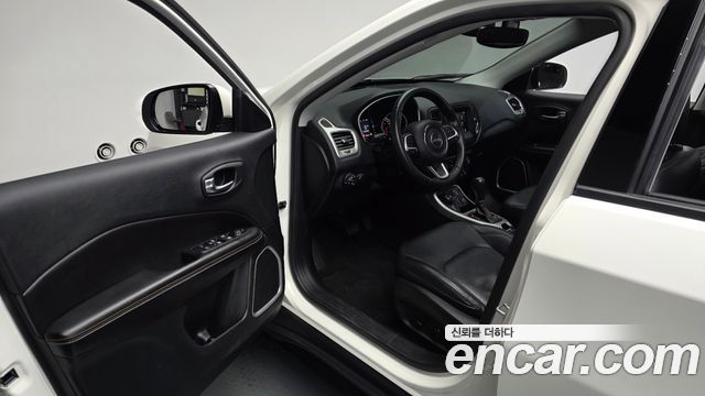 Jeep Compass 2019 — photo 13