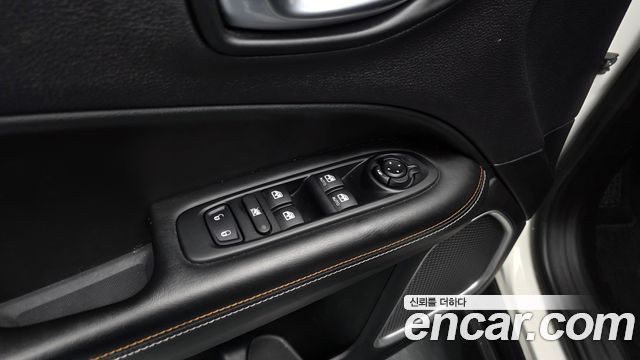 Jeep Compass 2019 — photo 24