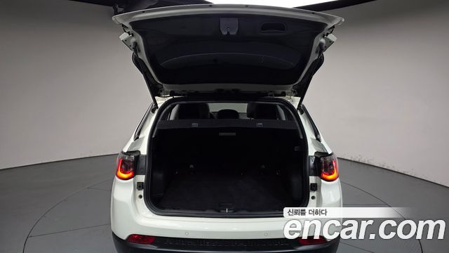 Jeep Compass 2019 — photo 26