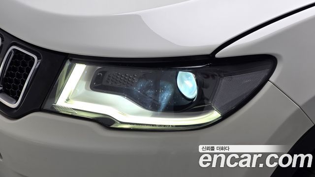 Jeep Compass 2019 — photo 8