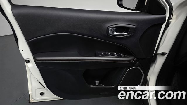 Jeep Compass 2019 — photo 14
