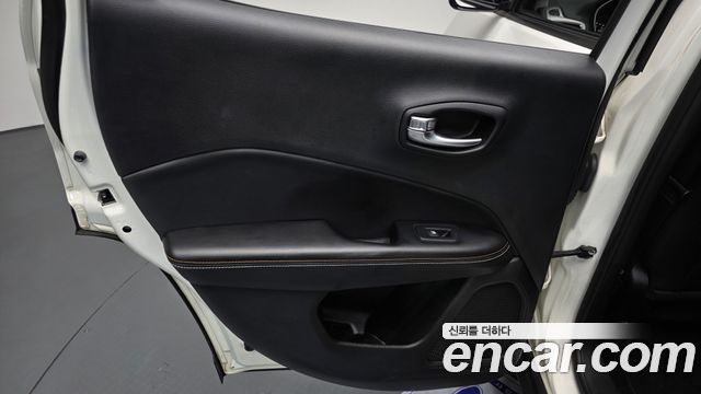 Jeep Compass 2019 — photo 15