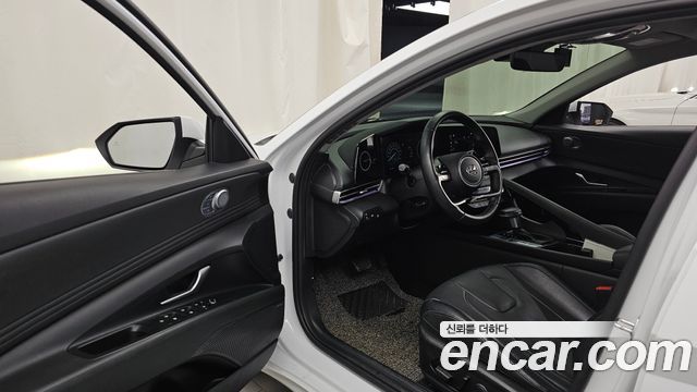 Hyundai AVANTE 2023 — photo 13