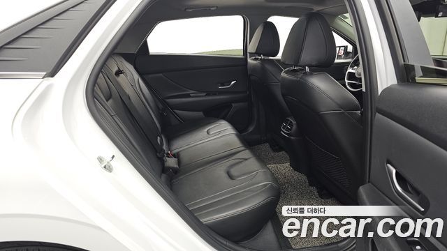 Hyundai AVANTE 2023 — photo 17