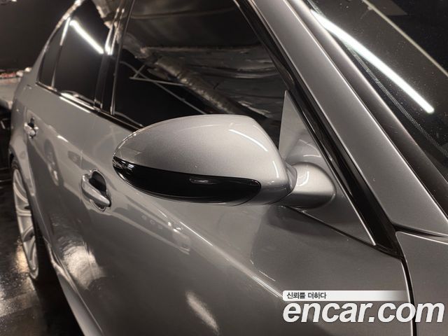 BMW M5 2006 — photo 17