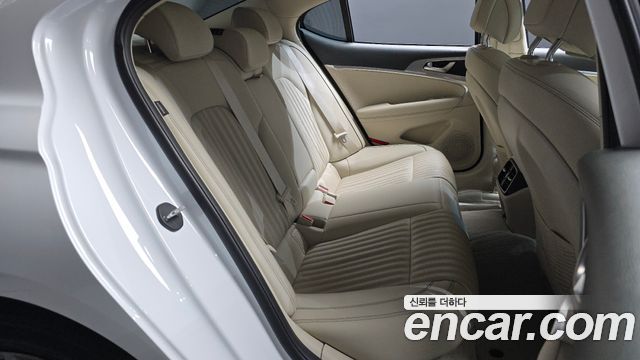 Genesis G70 2021 — photo 17