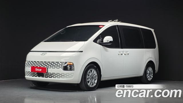 Hyundai Staria 2025 — photo 1