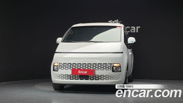 Hyundai Staria 2025 — photo 3
