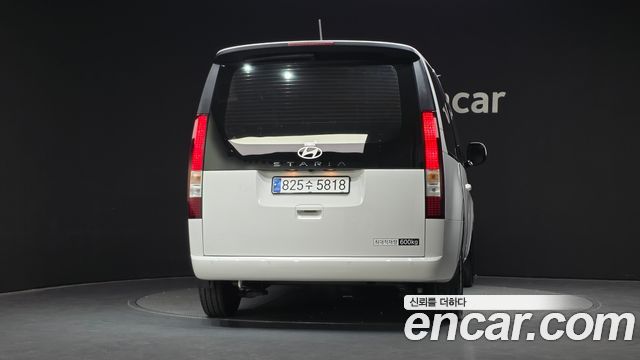 Hyundai Staria 2025 — photo 4