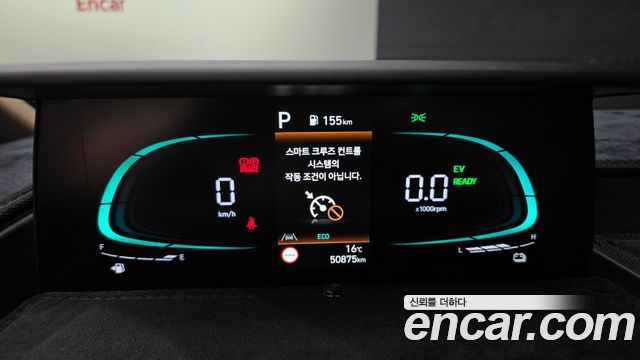 Hyundai Staria 2025 — photo 11