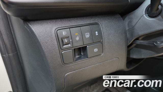 Hyundai Staria 2025 — photo 21