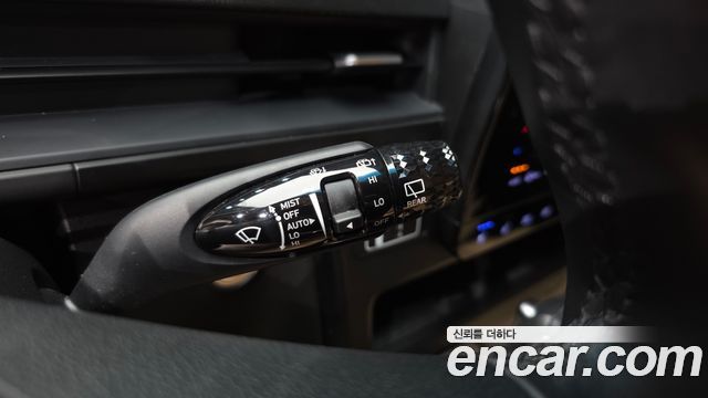 Hyundai Staria 2025 — photo 22