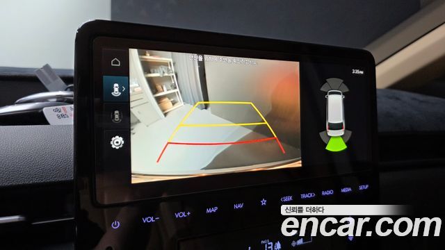 Hyundai Staria 2025 — photo 24