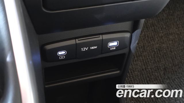 Hyundai Staria 2025 — photo 26