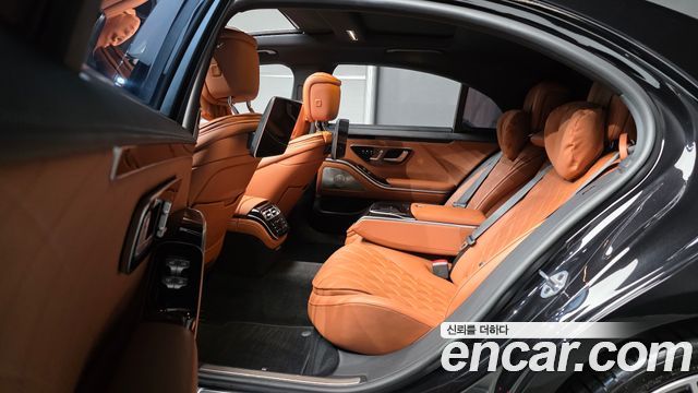 Mercedes-Benz S-Class 2023 — photo 18
