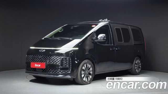 Hyundai Staria 2023 — photo 1