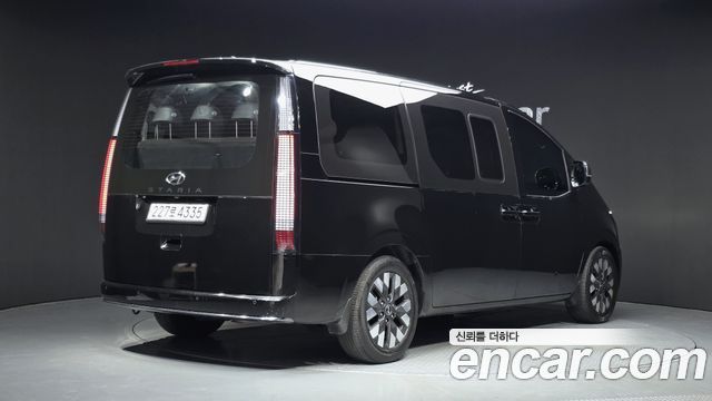 Hyundai Staria 2023 — photo 2