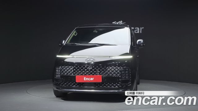 Hyundai Staria 2023 — photo 3