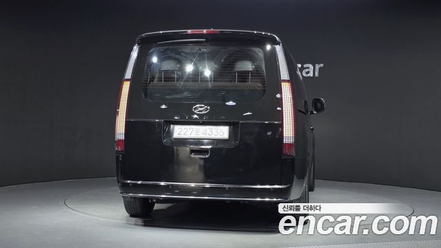 Hyundai Staria 2023 — photo 4