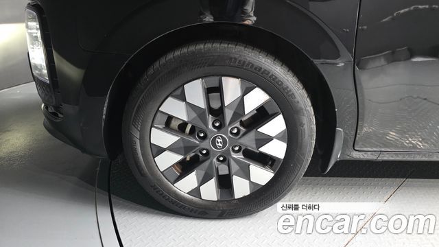 Hyundai Staria 2023 — photo 5