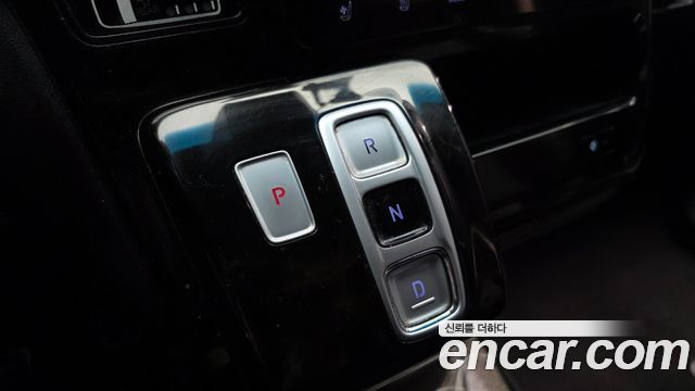 Hyundai Staria 2023 — photo 9