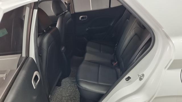 Hyundai Venue 2022 — photo 11