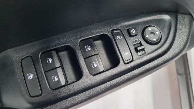 Hyundai Venue 2022 — photo 16