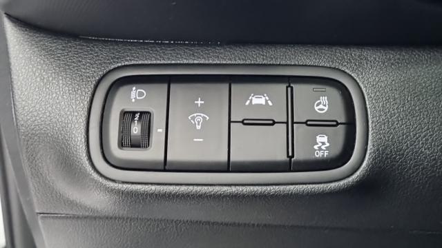 Hyundai Venue 2022 — photo 17