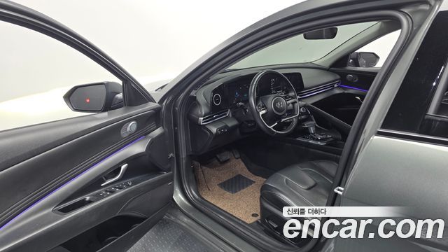 Hyundai AVANTE 2022 — photo 13