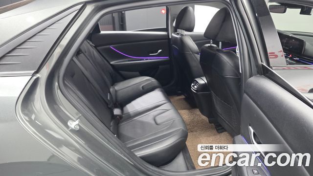 Hyundai AVANTE 2022 — photo 17