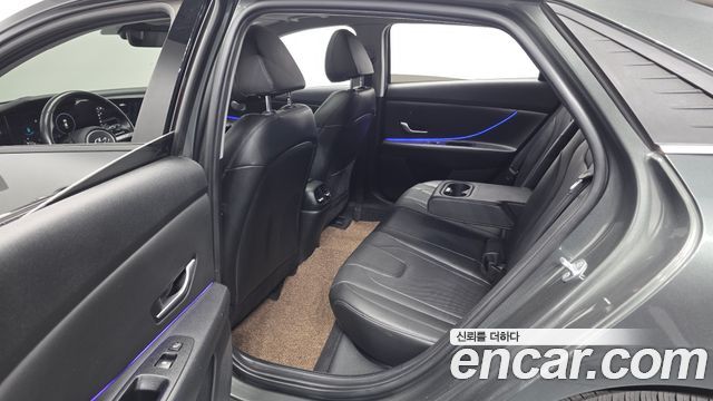 Hyundai AVANTE 2022 — photo 18