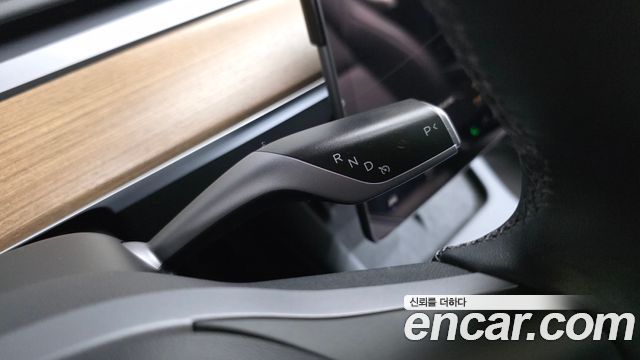Tesla Model Y 2024 — photo 12