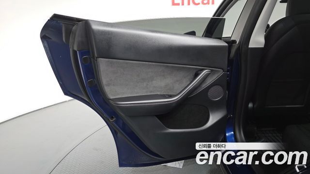 Tesla Model Y 2024 — photo 15
