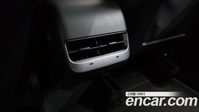 Tesla Model Y 2024 — photo 27