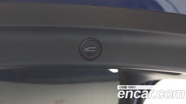 Tesla Model Y 2024 — photo 29