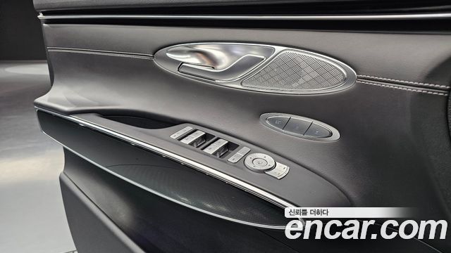 Genesis GV70 2023 — photo 20