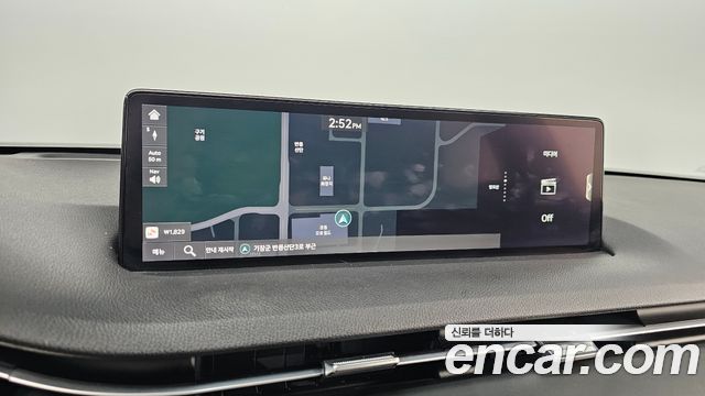 Genesis GV70 2023 — photo 21